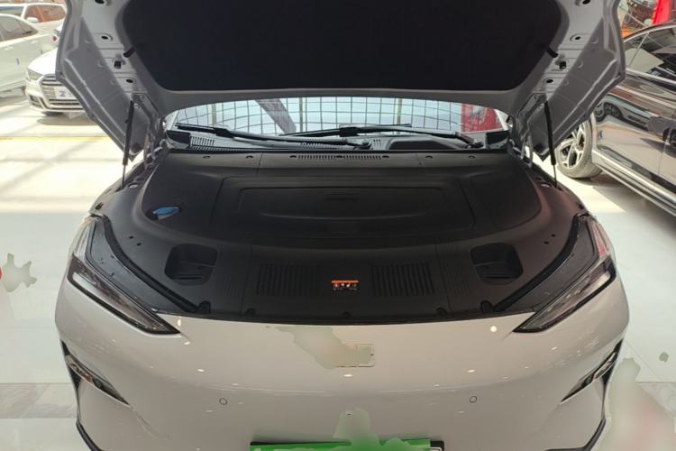 Used Geely Galaxy E8 2025 700 km Long-Range Intelligent Driving Version Engine Bay
