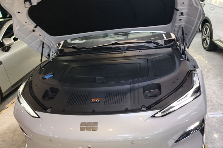 Used Geely Galaxy E8 2025 700 km Long-Range Intelligent Driving Version Engine Bay