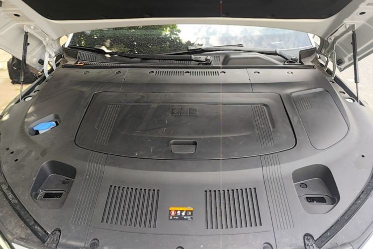 Used Geely Galaxy E8 2025 700 km Long-Range Intelligent Driving Version Engine Bay