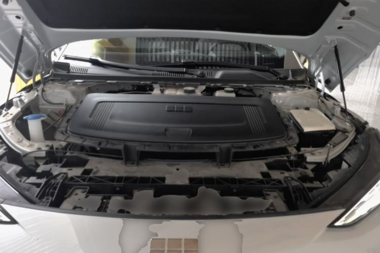 Used Geely Galaxy E8 2025 700 km Long-Range Intelligent Driving Version Engine Bay