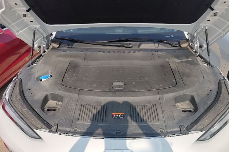 Used Geely Galaxy E8 2025 700 km Long-Range Intelligent Driving Version Engine Bay