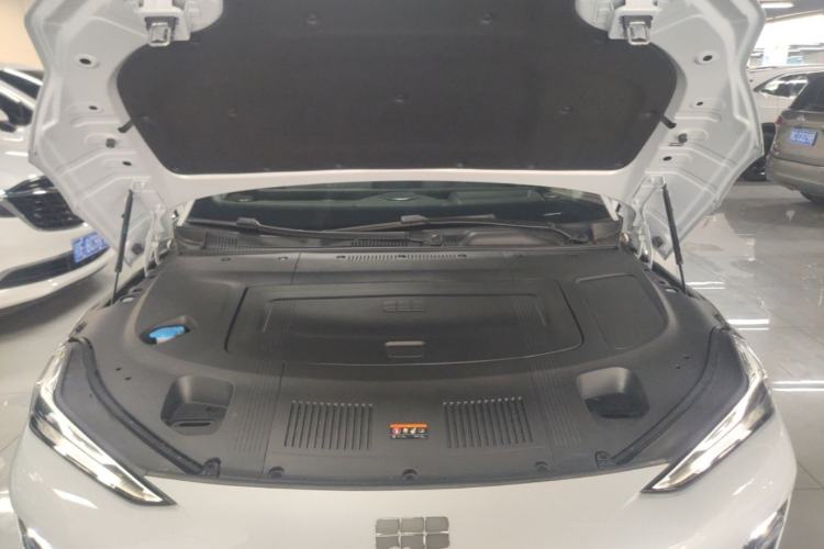 Used Geely Galaxy E8 2025 700 km Long-Range Intelligent Driving Version Engine Bay