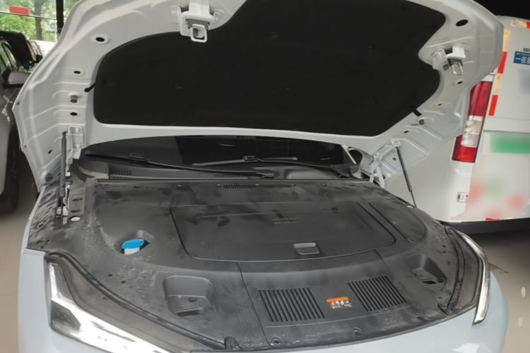 Used Geely Galaxy E8 2025 700 km Long-Range Intelligent Driving Version Engine Bay