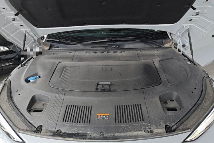 Used Geely Galaxy E8 2025 700 km Long-Range Intelligent Driving Version Engine Bay