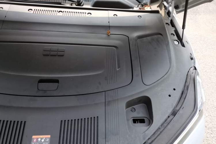 Used Geely Galaxy E8 2025 700 km Long-Range Intelligent Driving Version Engine Bay Left