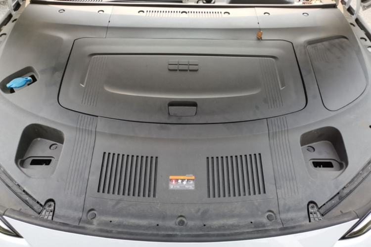 Used Geely Galaxy E8 2025 700 km Long-Range Intelligent Driving Version Engine Bay