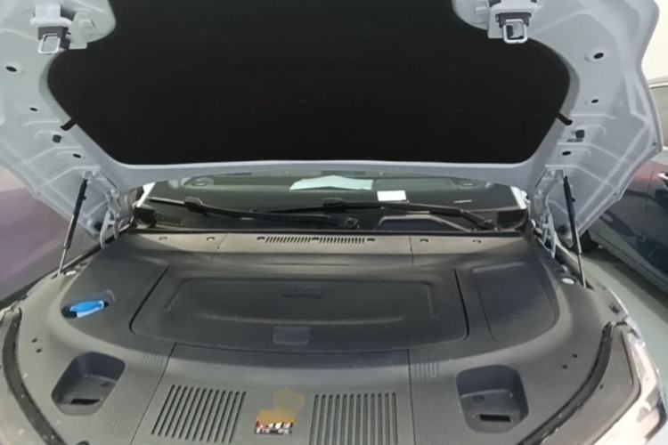 Used Geely Galaxy E8 2025 700 km Long-Range Intelligent Driving Version Engine Bay