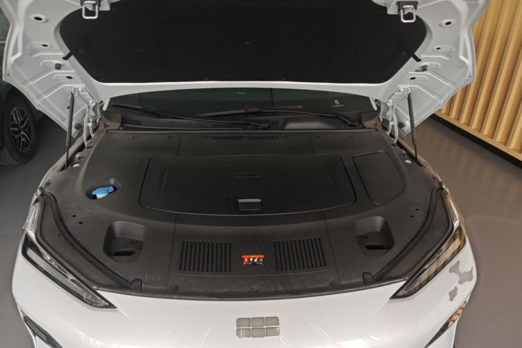 Used Geely Galaxy E8 2025 700 km Long-Range Intelligent Driving Version Engine Bay