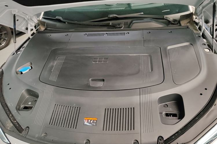Used Geely Galaxy E8 2025 700 km Long-Range Intelligent Driving Version Engine Bay