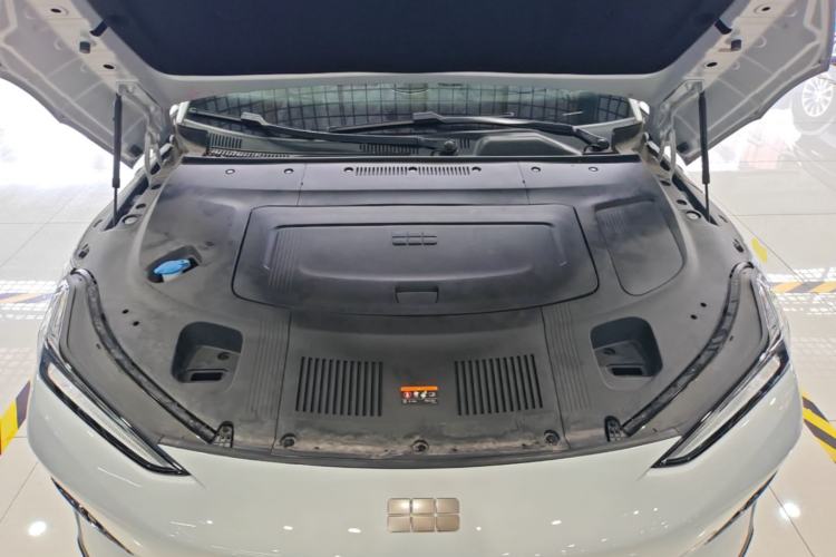 Used Geely Galaxy E8 2025 700 km Long-Range Intelligent Driving Version Engine Bay