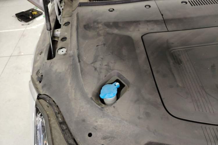 Used Geely Galaxy E8 2025 700 km Long-Range Intelligent Driving Version Engine Bay Right