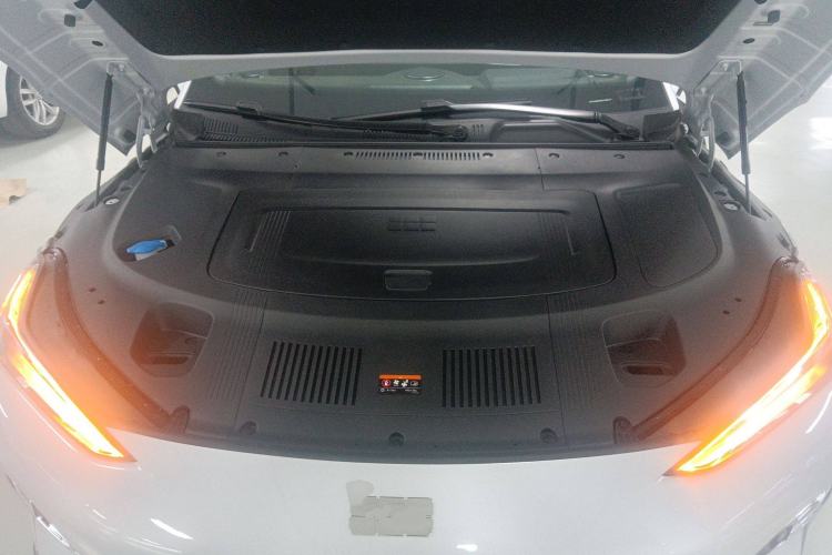 Used Geely Galaxy E8 2025 700 km Long-Range Intelligent Driving Version Engine Bay