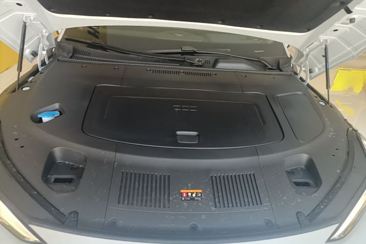 Used Geely Galaxy E8 2025 700 km Long-Range Intelligent Driving Version Engine Bay