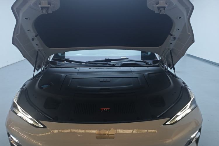 Used Geely Galaxy E8 2025 700 km Long-Range Intelligent Driving Version Engine Bay