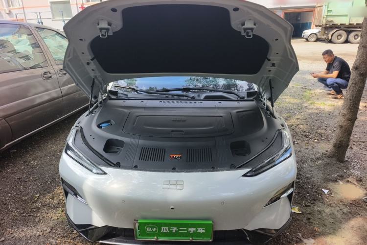 Used Geely Galaxy E8 2025 700 km Long-Range Intelligent Driving Version Engine Bay