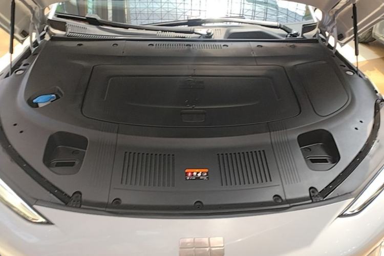 Used Geely Galaxy E8 2025 700 km Long-Range Intelligent Driving Version Engine Bay