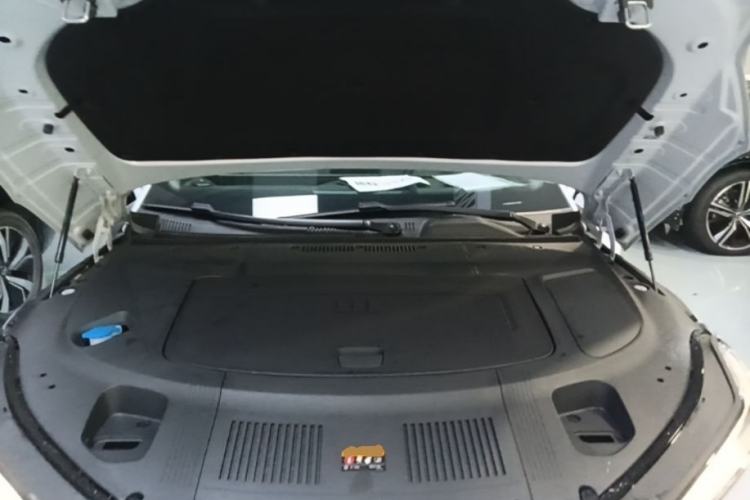 Used Geely Galaxy E8 2025 700 km Long-Range Intelligent Driving Version Engine Bay