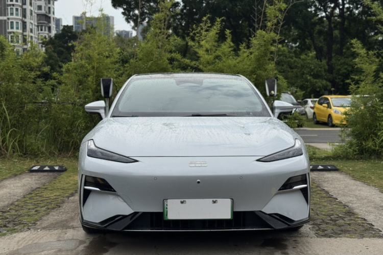 Used Geely Galaxy E8 2025 700 km Long-Range Intelligent Driving Version Exterior 1