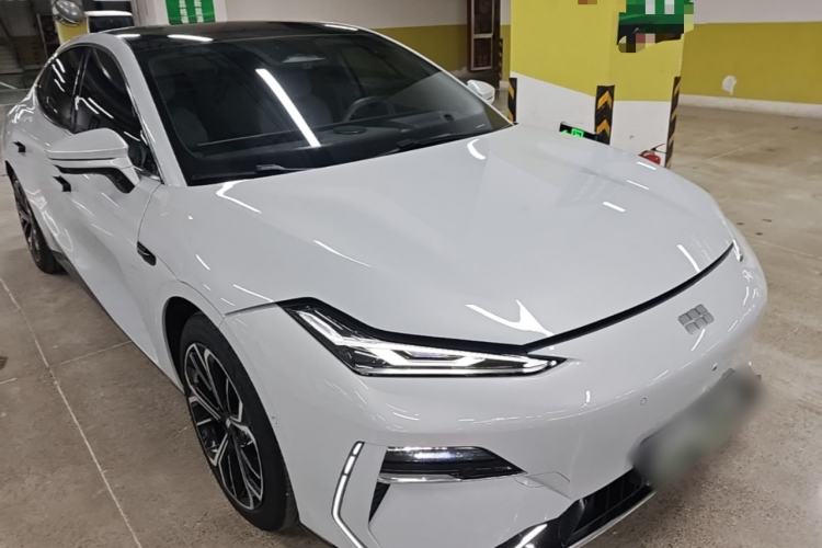 Used Geely Galaxy E8 2025 700 km Long-Range Intelligent Driving Version Exterior 1