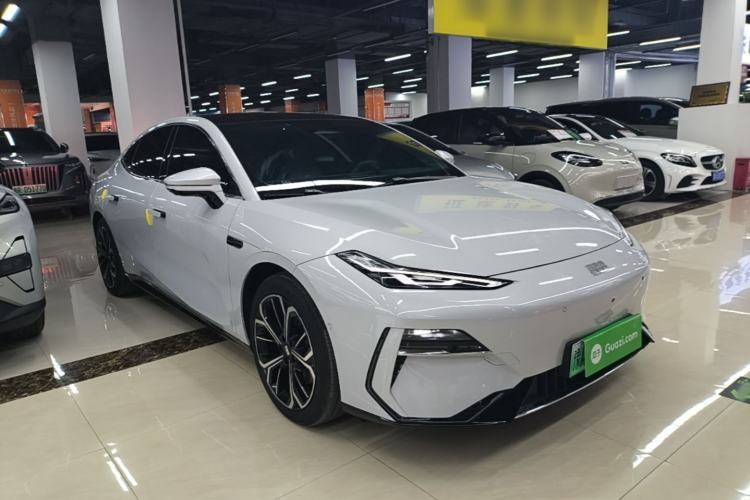 Used Geely Galaxy E8 2025 700 km Long-Range Intelligent Driving Version Exterior 1