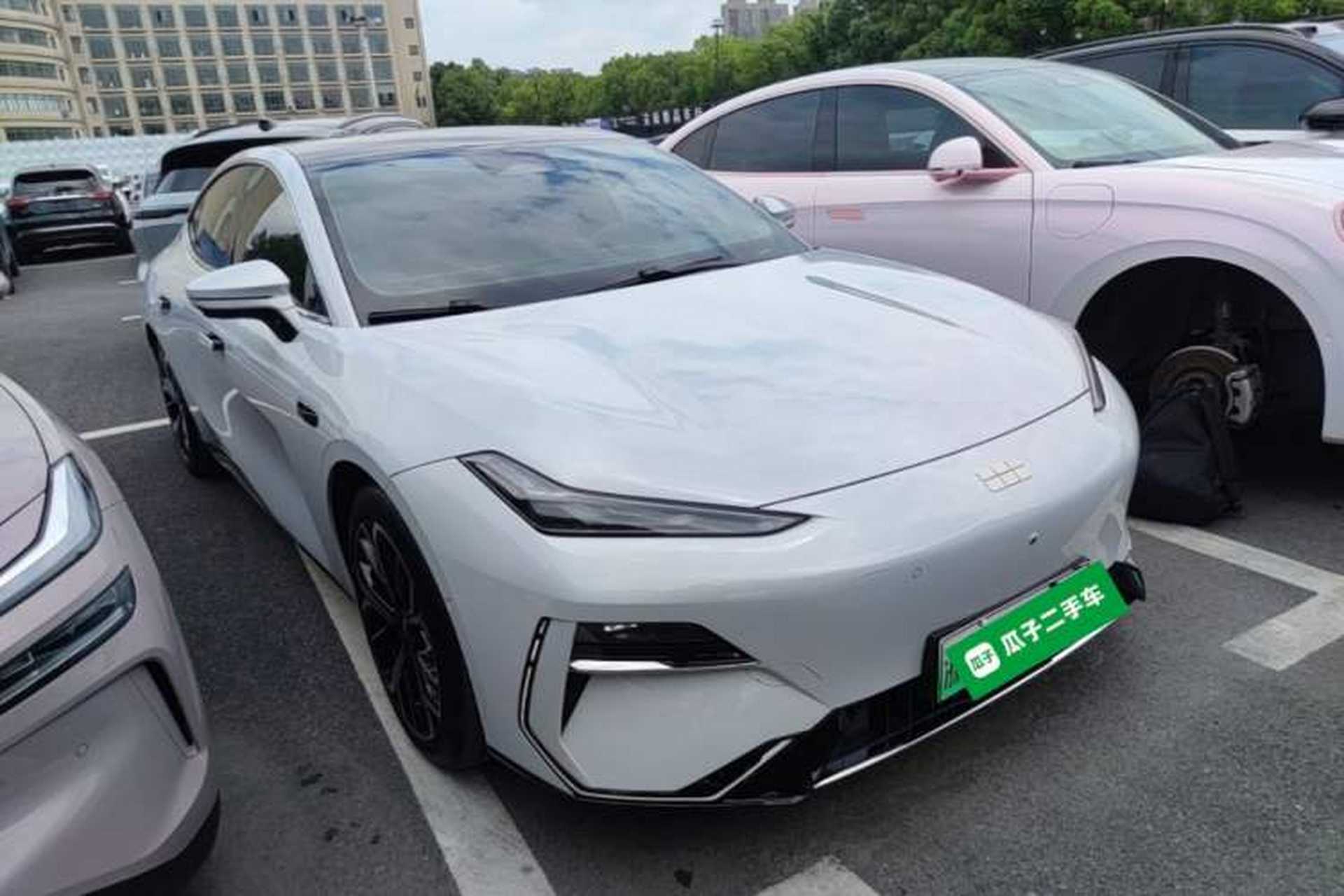 Used Geely Galaxy E8 2025 700 km Long-Range Intelligent Driving Version Exterior 1