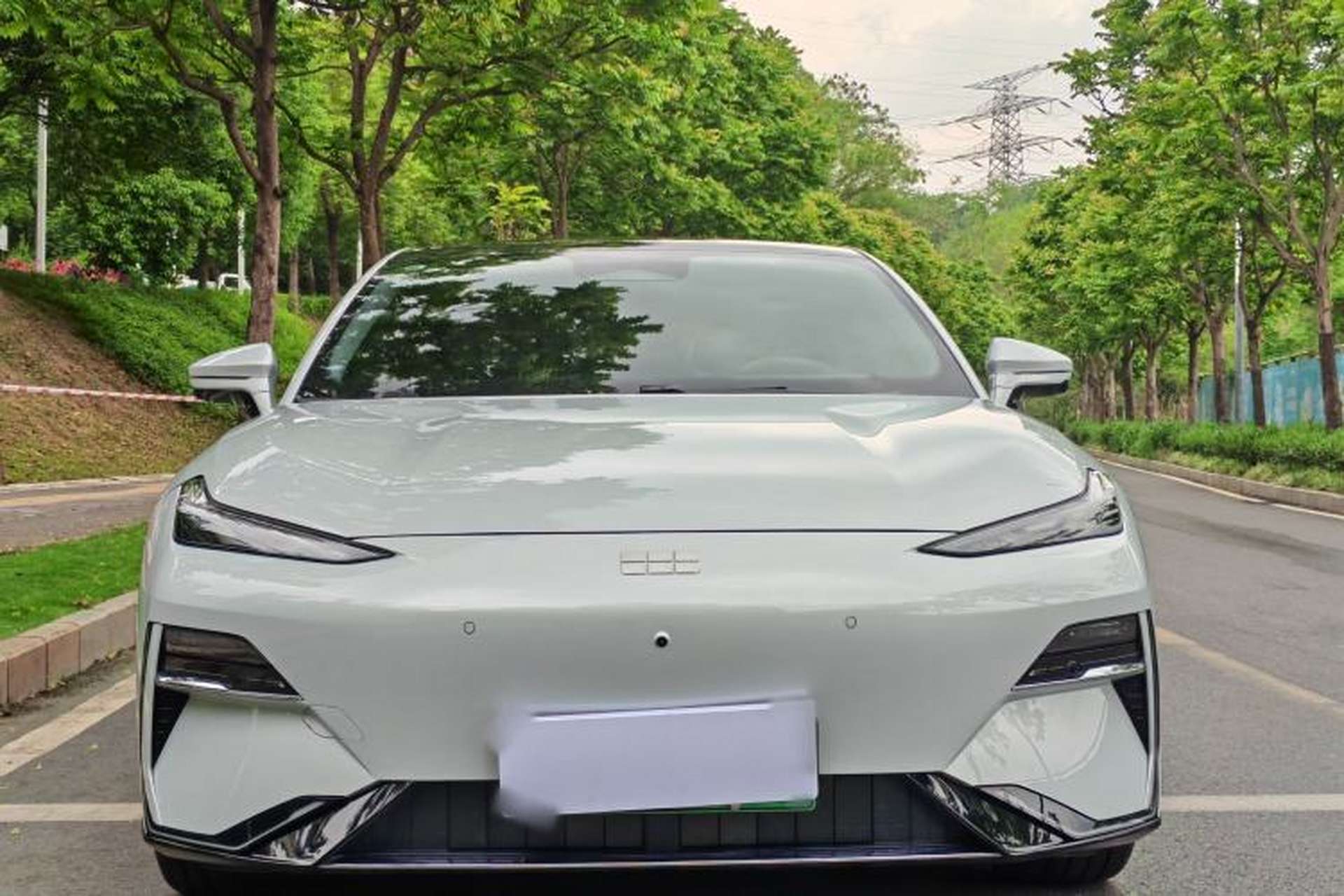 Used Geely Galaxy E8 2025 700 km Long-Range Intelligent Driving Version Exterior 3