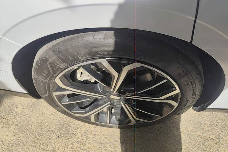 Used Geely Galaxy E8 2025 700 km Long-Range Intelligent Driving Version Exterior 3
