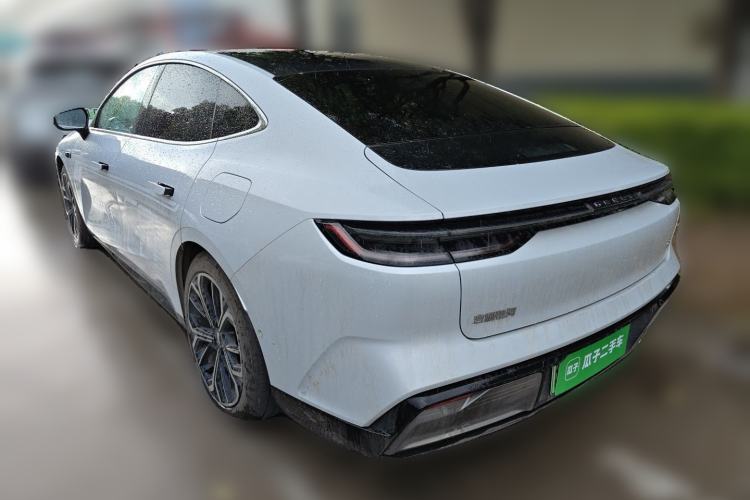 Used Geely Galaxy E8 2025 700 km Long-Range Intelligent Driving Version Exterior 3