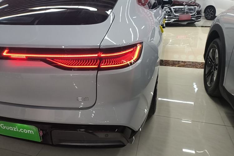 Used Geely Galaxy E8 2025 700 km Long-Range Intelligent Driving Version Exterior 3