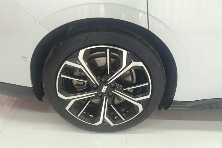Used Geely Galaxy E8 2025 Model—610km Exploration+ Version Exterior 5