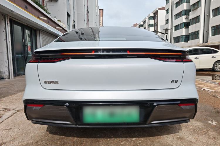 Used Geely Galaxy E8 2025 700 km Long-Range Intelligent Driving Version Exterior 6