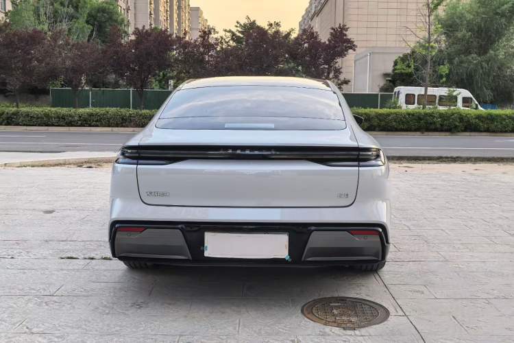 Used Geely Galaxy E8 2025 700 km Long-Range Intelligent Driving Version Exterior 7