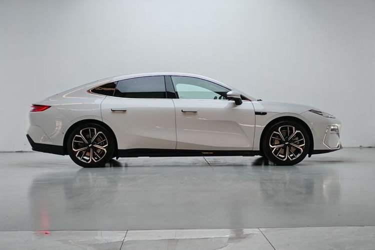 Used Geely Galaxy E8 2025 700 km Long-Range Intelligent Driving Version Exterior 8
