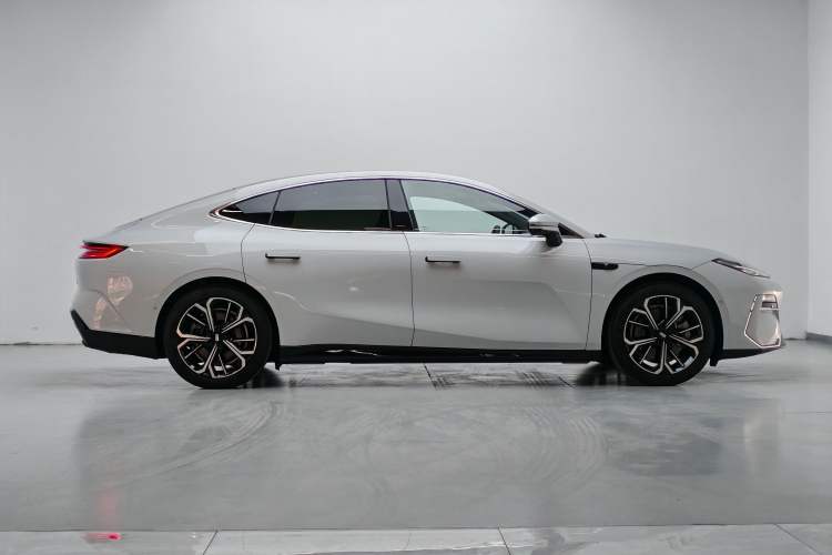 Used Geely Galaxy E8 2025 700 km Long-Range Intelligent Driving Version Exterior 8