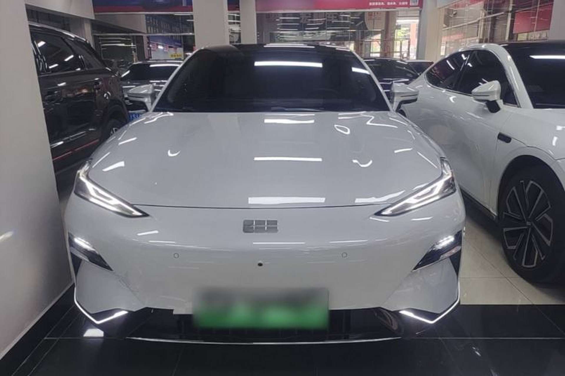 Used Geely Galaxy E8 2025 700 km Long-Range Intelligent Driving Version Front