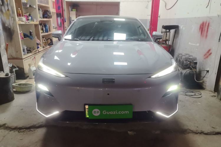 Used Geely Galaxy E8 2025 700 km Long-Range Intelligent Driving Version Front