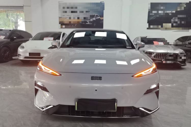 Used Geely Galaxy E8 2025 700 km Long-Range Intelligent Driving Version Front