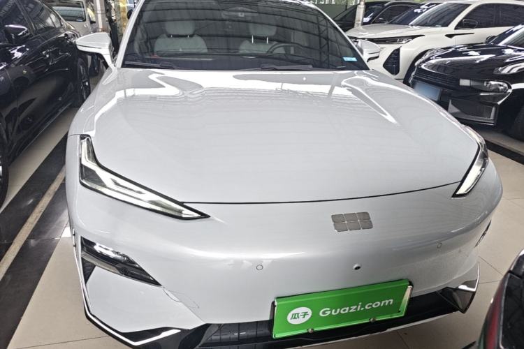 Used Geely Galaxy E8 2025 700 km Long-Range Intelligent Driving Version Front