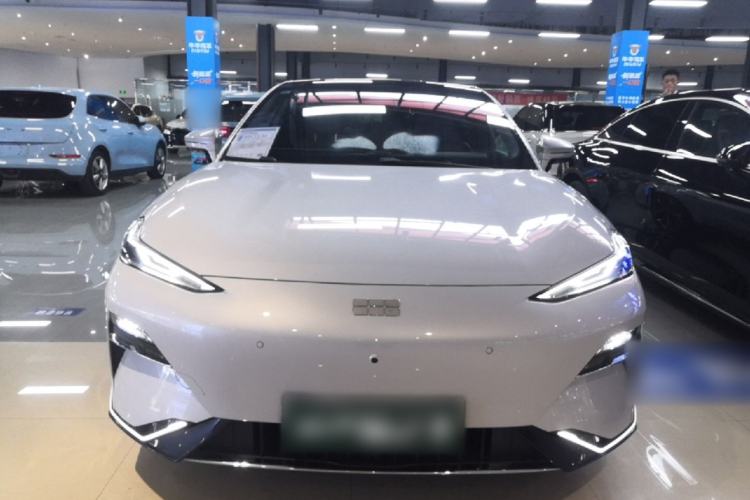 Used Geely Galaxy E8 2025 700 km Long-Range Intelligent Driving Version Front