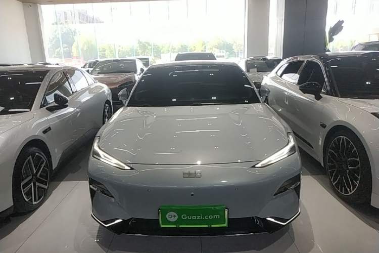 Used Geely Galaxy E8 2025 700 km Long-Range Intelligent Driving Version Front