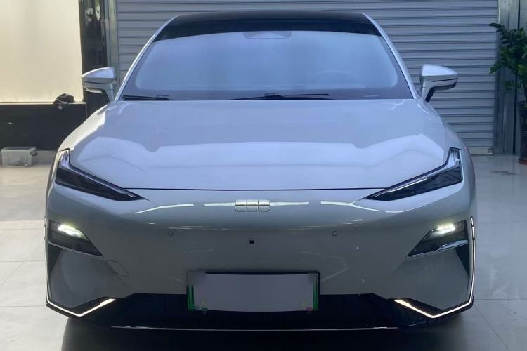 Used Geely Galaxy E8 2025 700 km Long-Range Intelligent Driving Version Front