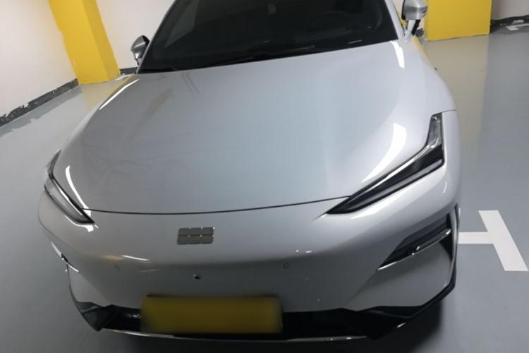 Used Geely Galaxy E8 2025 700 km Long-Range Intelligent Driving Version Front
