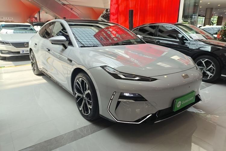 Used Geely Galaxy E8 2025 700 km Long-Range Intelligent Driving Version Front Right 45 Deg