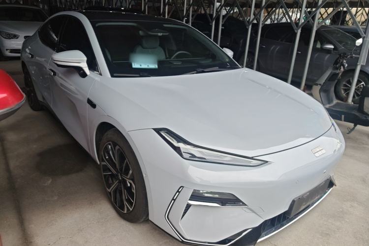 Used Geely Galaxy E8 2025 700 km Long-Range Intelligent Driving Version Front Right 45 Deg