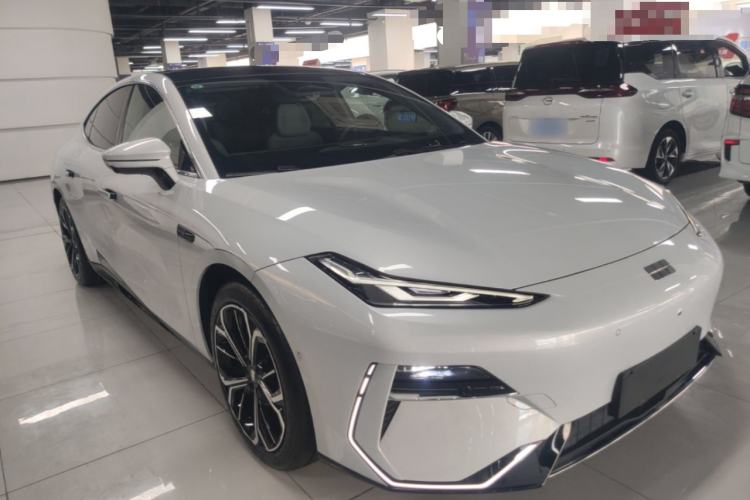 Used Geely Galaxy E8 2025 700 km Long-Range Intelligent Driving Version Front Right 45 Deg