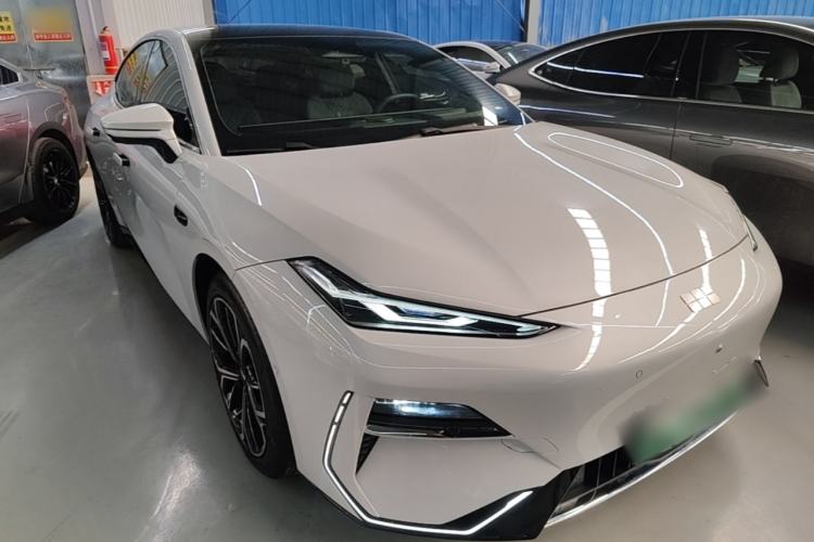 Used Geely Galaxy E8 2025 700 km Long-Range Intelligent Driving Version Front Right 45 Deg