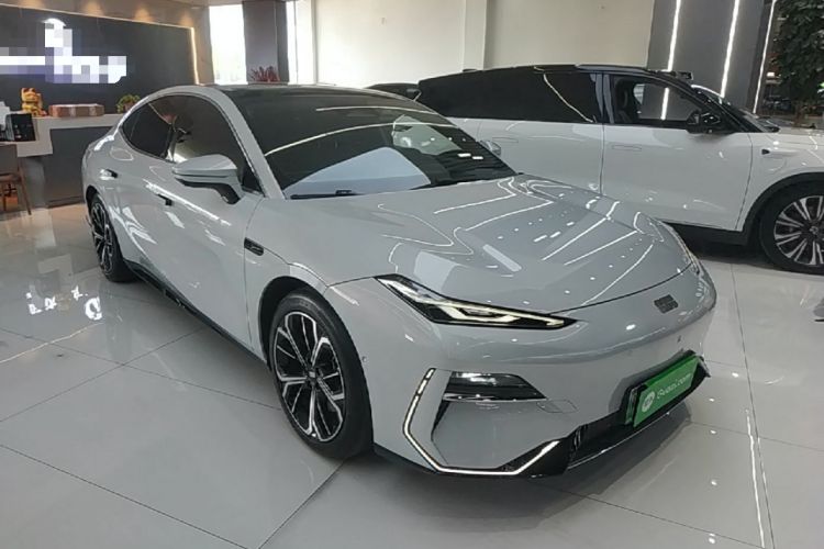 Used Geely Galaxy E8 2025 700 km Long-Range Intelligent Driving Version Front Right 45 Deg