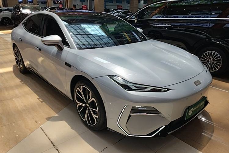 Used Geely Galaxy E8 2025 700 km Long-Range Intelligent Driving Version Front Right 45 Deg