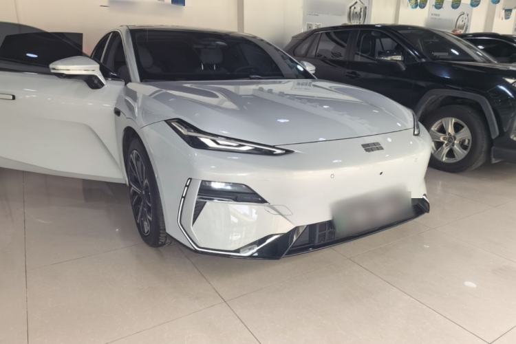 Used Geely Galaxy E8 2025 700 km Long-Range Intelligent Driving Version Front Right 45 Deg