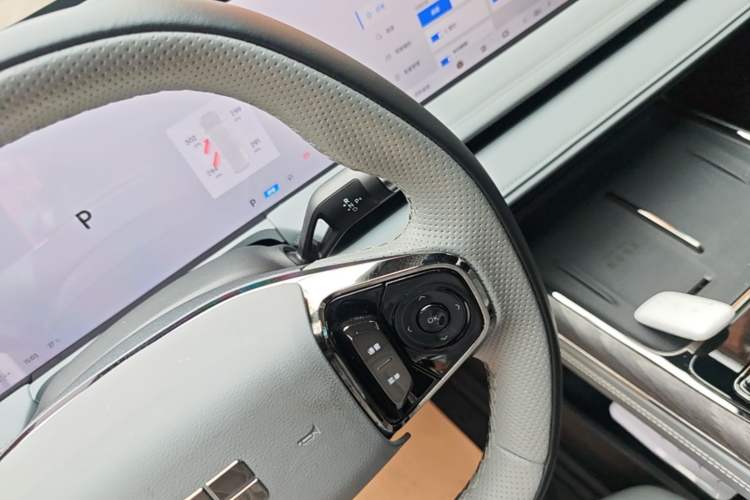 Used Geely Galaxy E8 2025 700 km Long-Range Intelligent Driving Version Gear Lever